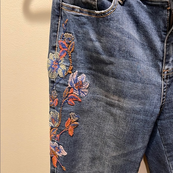 John Mark Embroidered Jeans - Picture 3 of 5